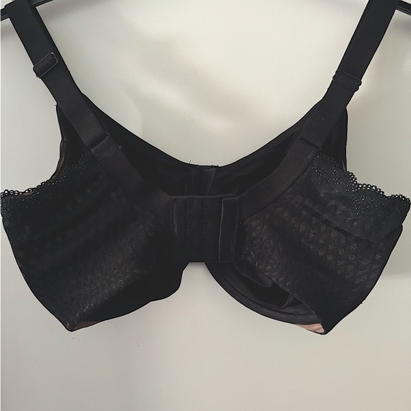 Wacoal black underwire bra. 34H. Only more in a few times. - Picture 2 of 3